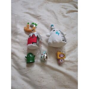 LANKY BOX TOY MEDIUM ‎ Plush And ASSORTED PLASTIC Toys
